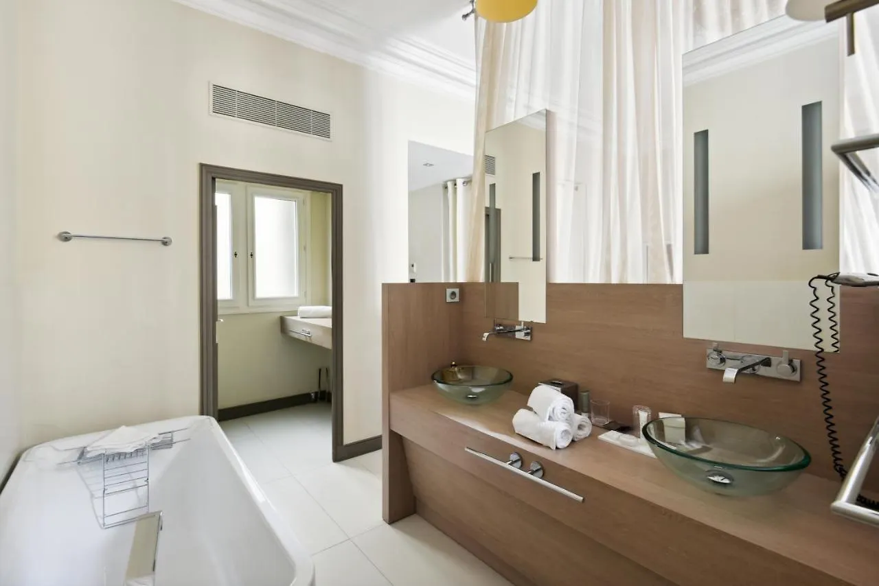 Hotel Le Paris Singulier 3*,  Francia