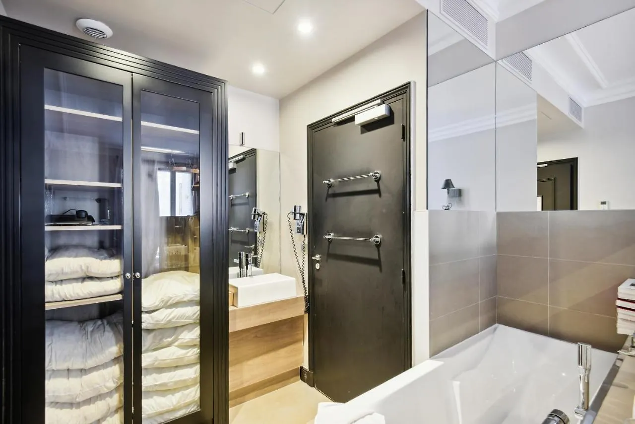 Hotel Le Paris Singulier 3*,