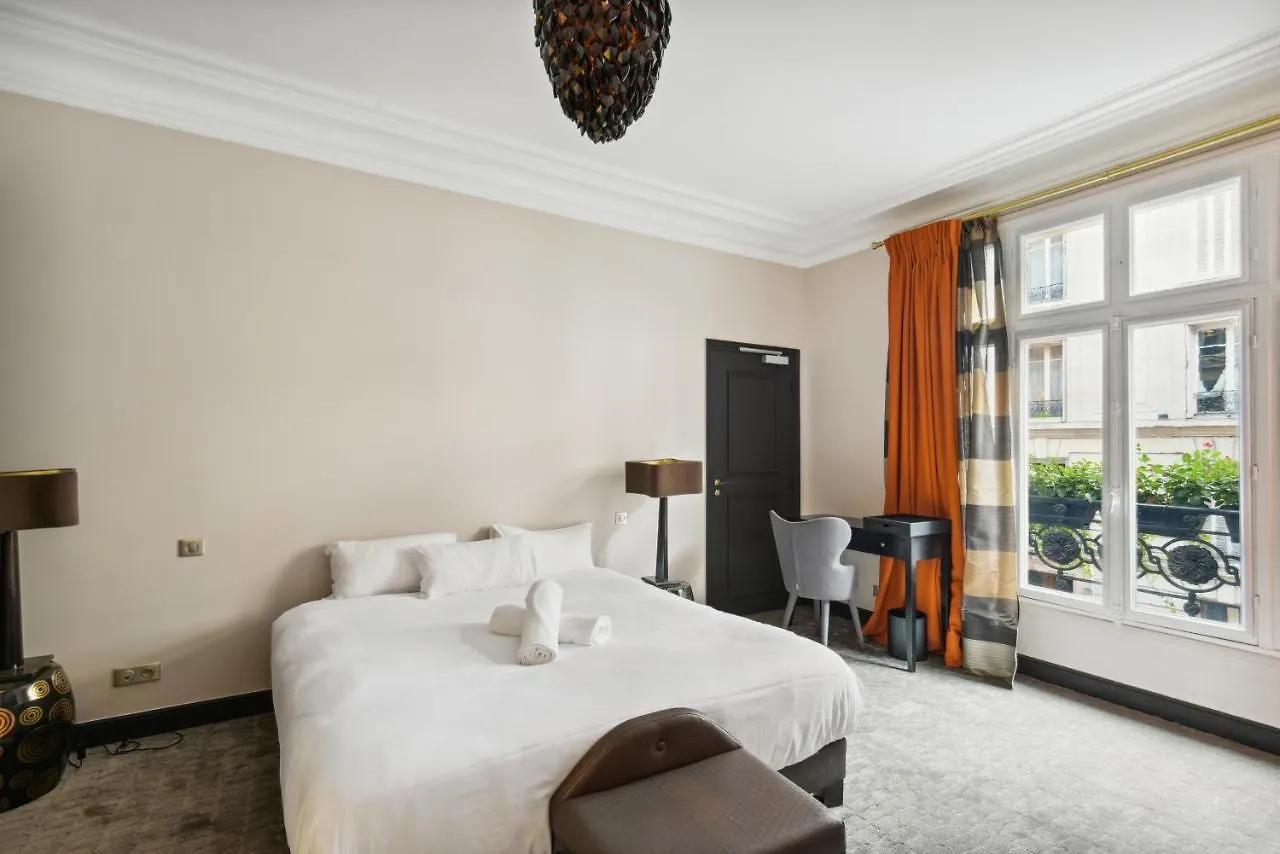 Hotel Le Paris Singulier 3*,  Francia