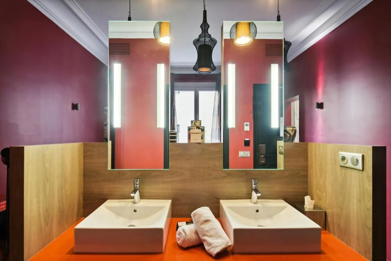 ***  Hotel Le Paris Singulier Francia