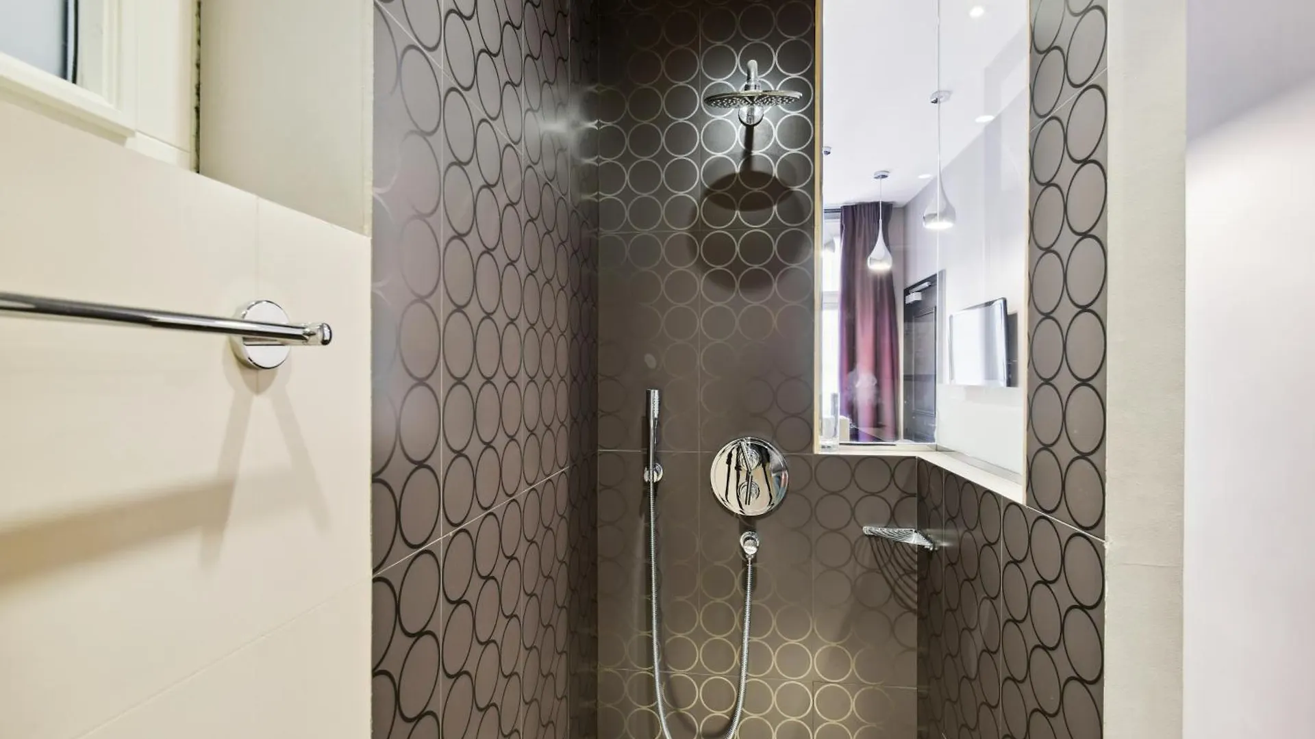 Hotel Le Paris Singulier 3*,  Francia