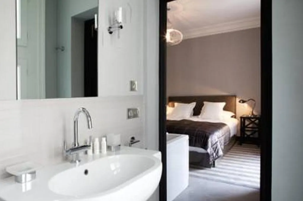 Hotel Le Paris Singulier 3*,